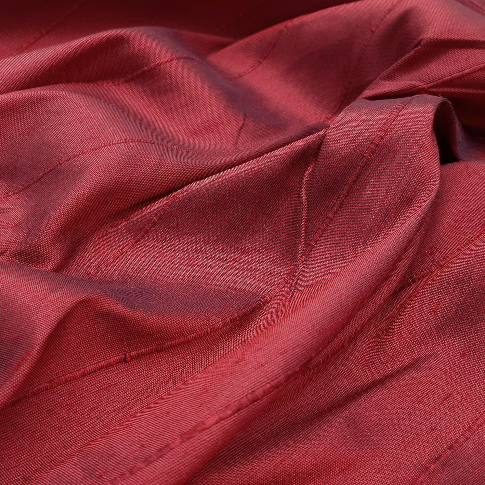 Sahco® B057 - Tejido para tapicería y decoración - 100% seda – Ruby